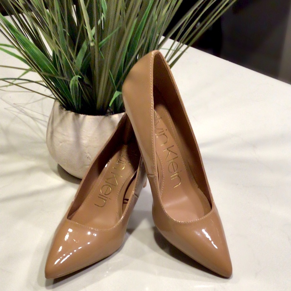 NEW Calvin Klein Tan Patent Leather Heel
